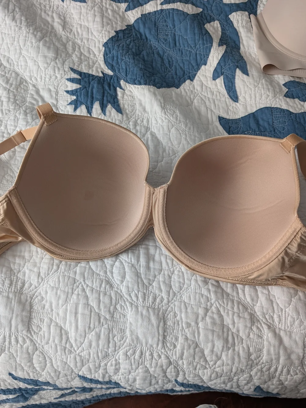 Cacique seamless molded